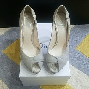 Christian Dior grey twist pump